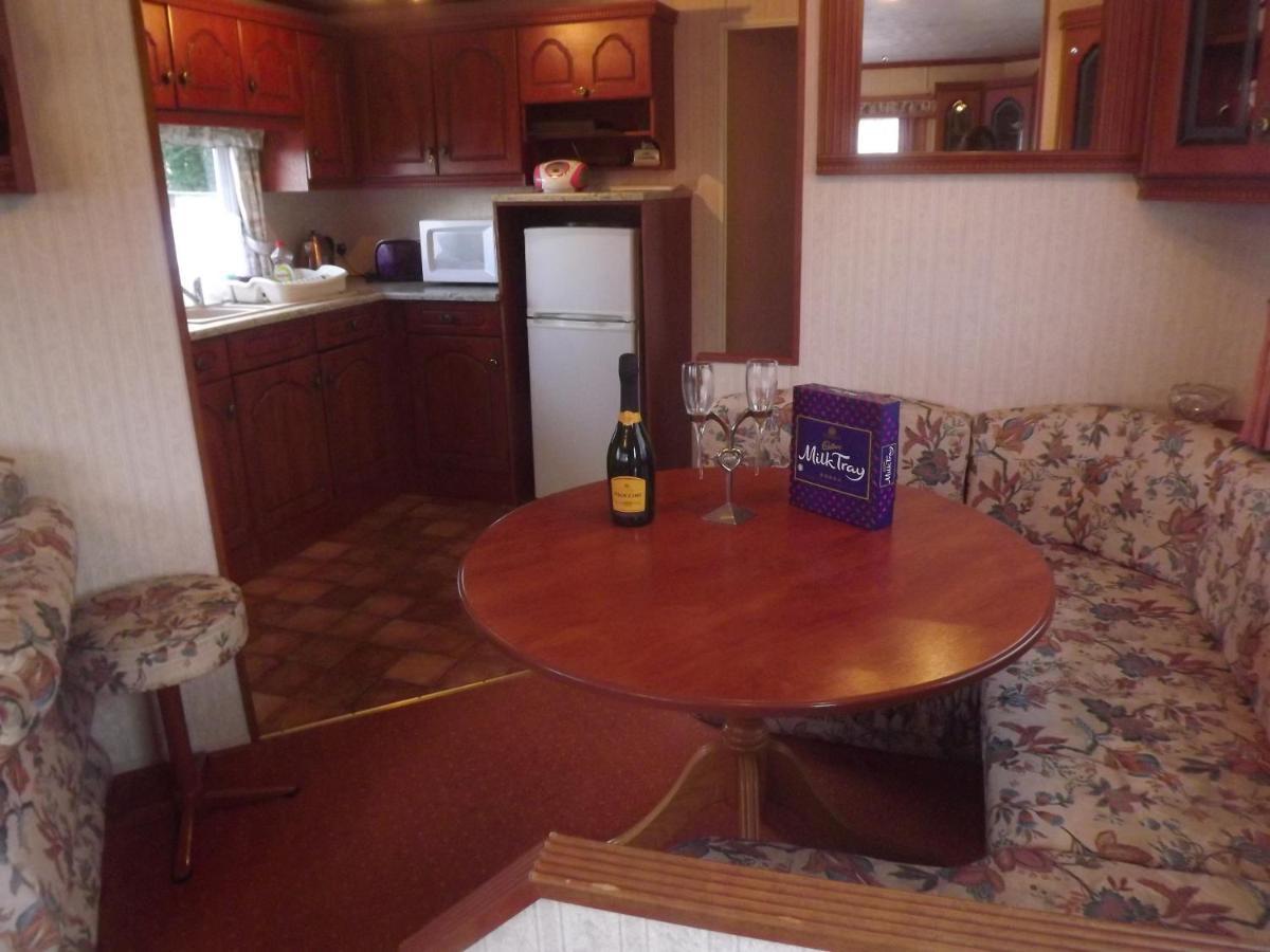 Marsh Water Ponds Fishery Villa Kidwelly Екстериор снимка