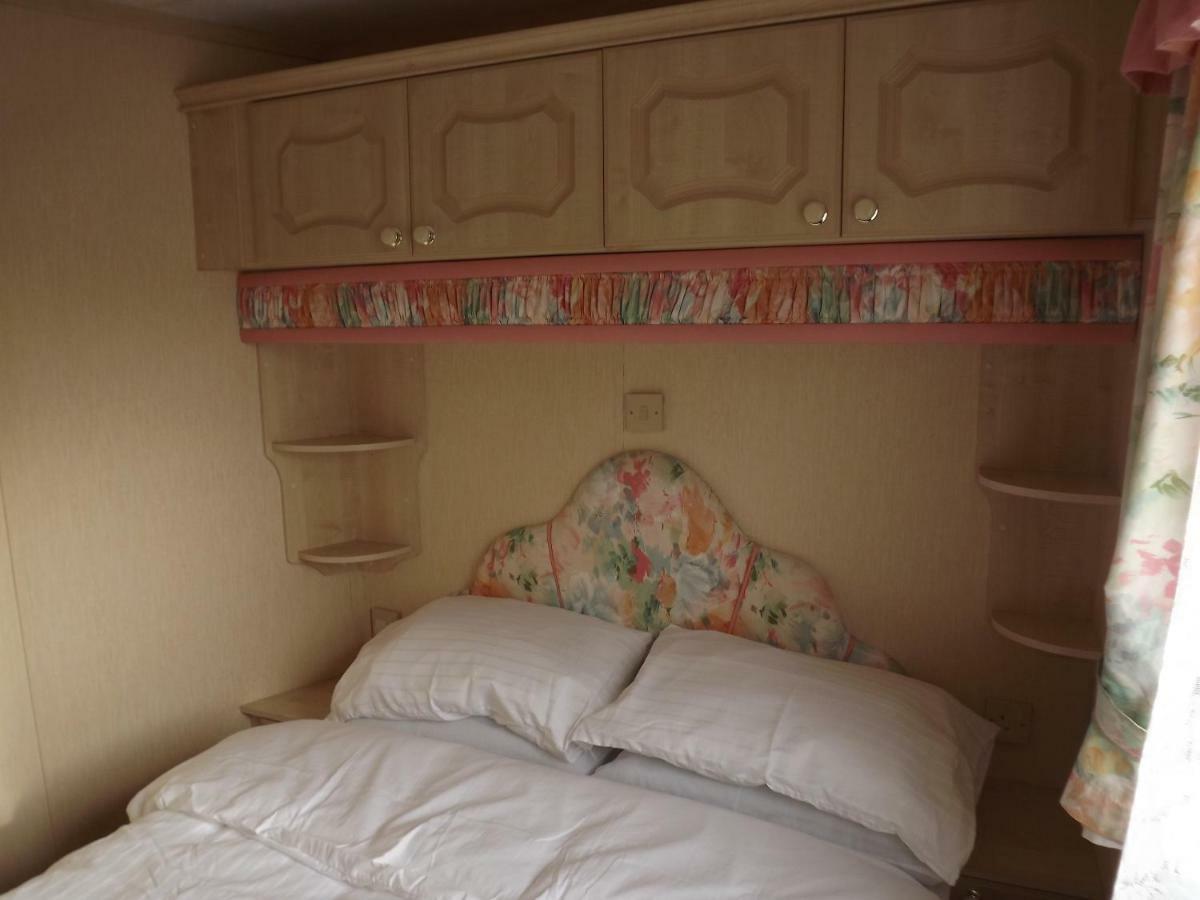 Marsh Water Ponds Fishery Villa Kidwelly Екстериор снимка