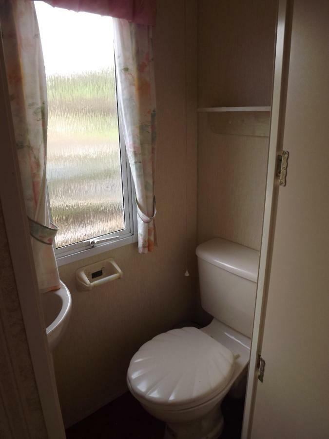 Marsh Water Ponds Fishery Villa Kidwelly Екстериор снимка