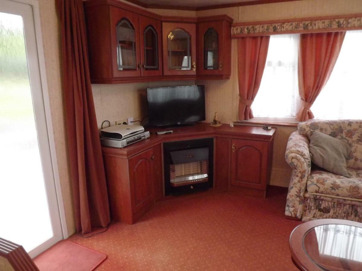 Marsh Water Ponds Fishery Villa Kidwelly Екстериор снимка