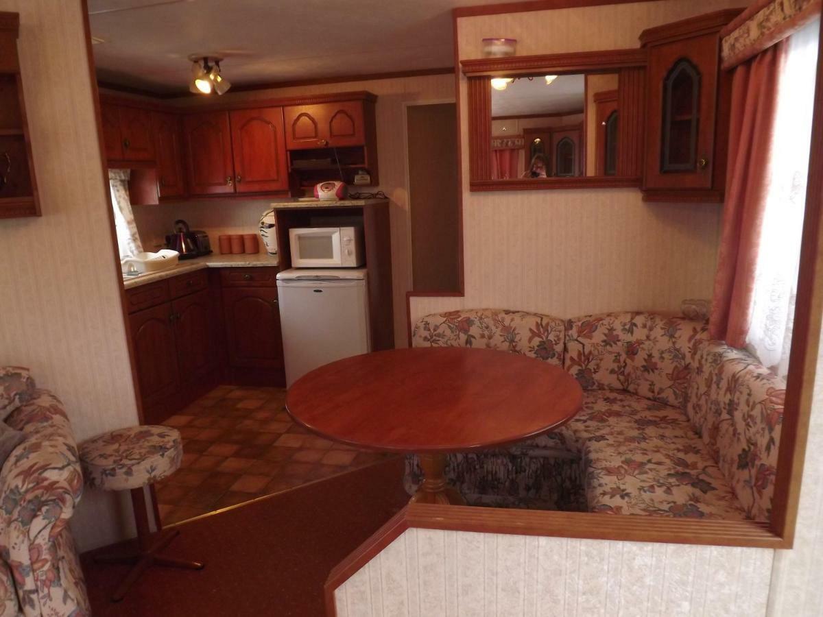 Marsh Water Ponds Fishery Villa Kidwelly Екстериор снимка